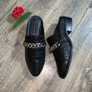 Steve Madden | Black Swanki Moccasins